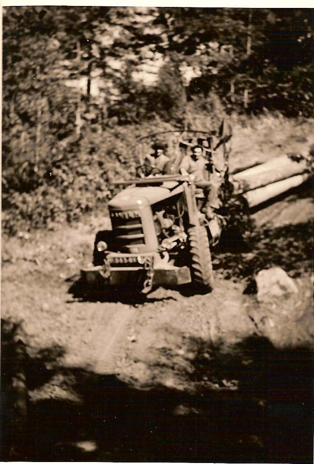 Débardage avec un tracteur Latil