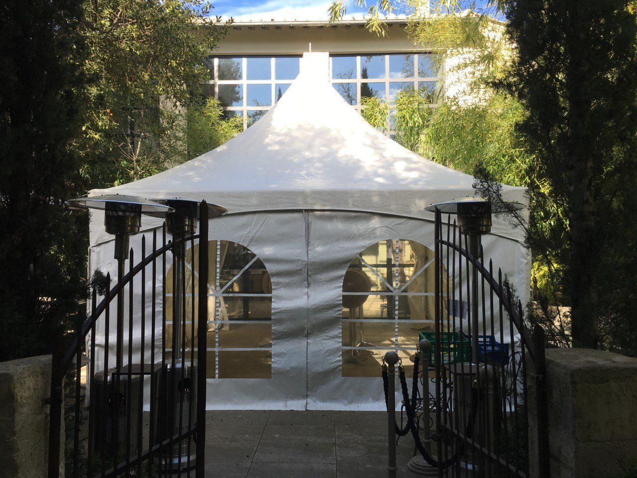 Tente pagode 5X5M et chauffage parasol (Hotel particulier à Avignon)