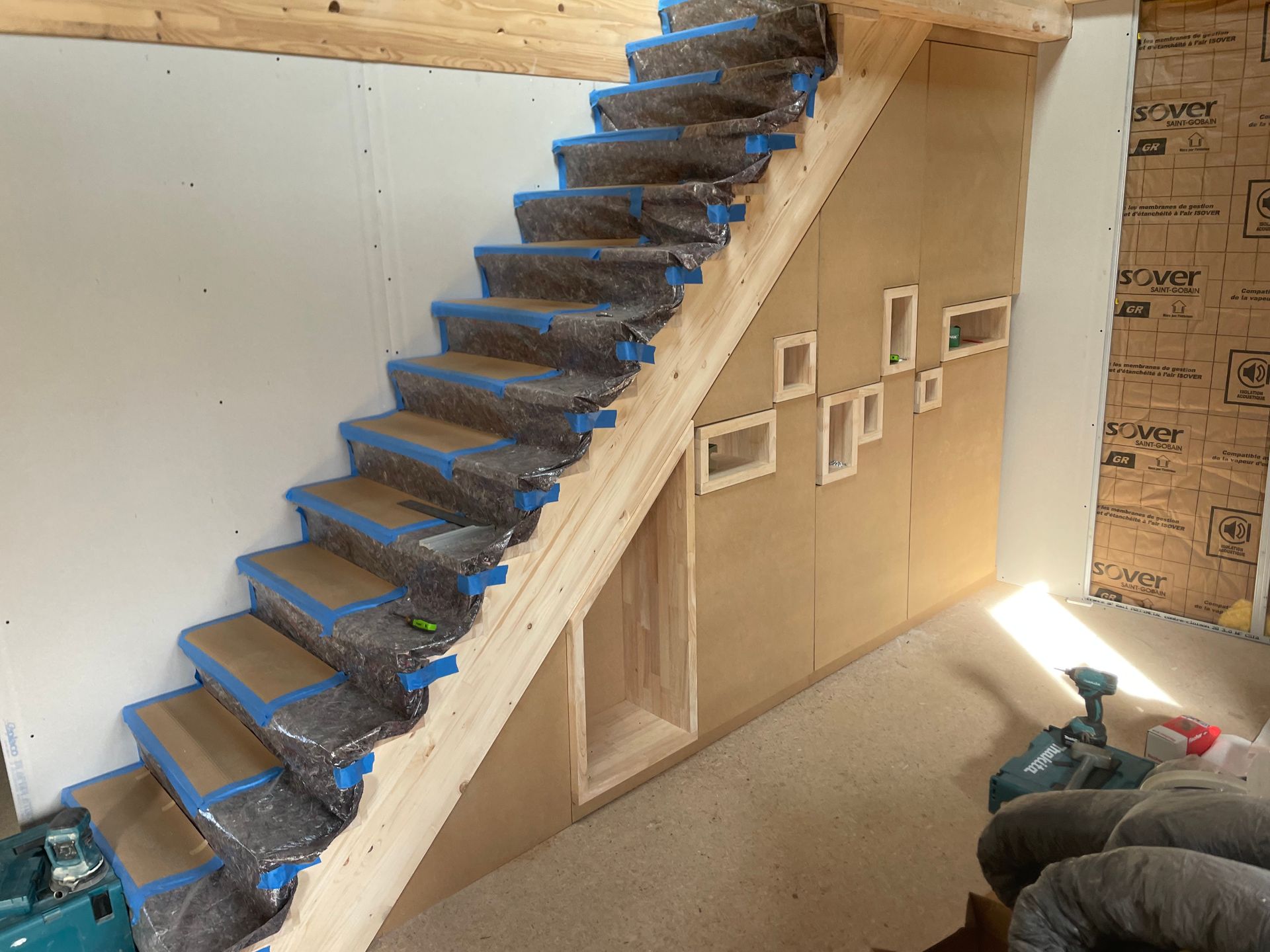 Placards sous escaliers