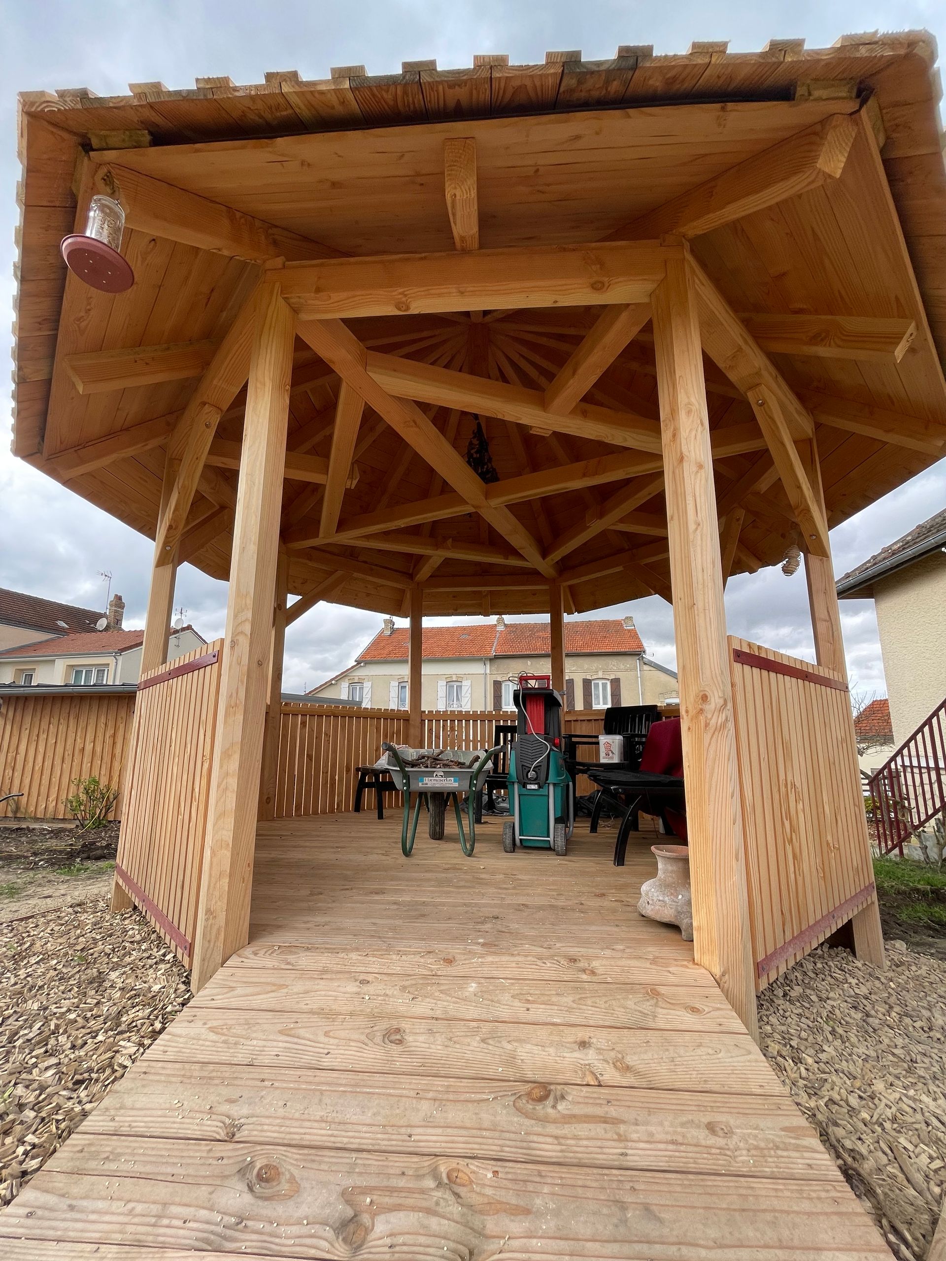 Construction kiosque balinais