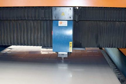 Laserschneiden und der Laserbearbeitung nach Mustern, Handzeichnungen und CAD-Dateien