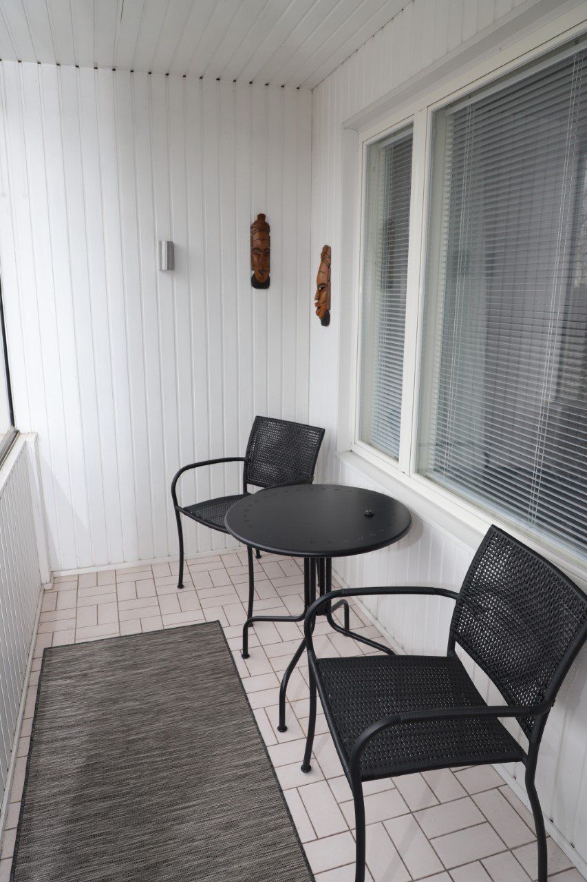 Huoneisto 2 parveke - Kalustettumajoitus.fi