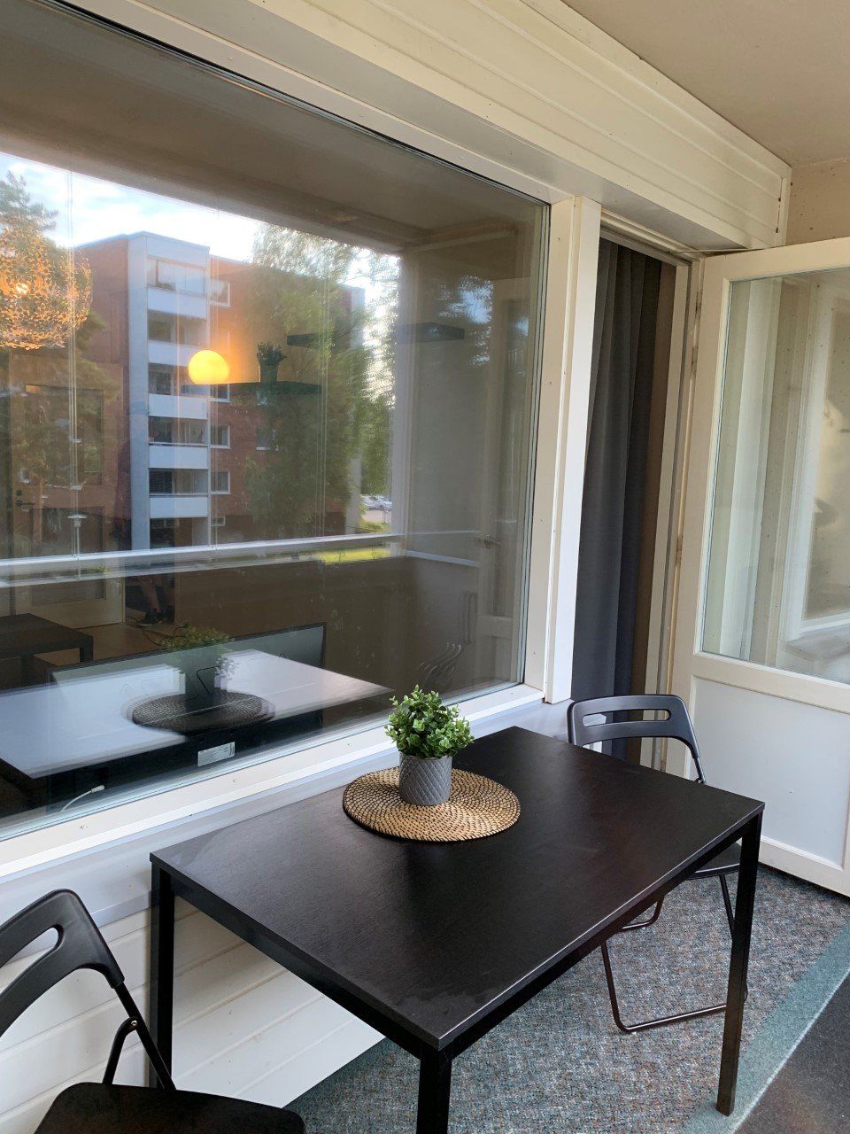 Huoneisto 3 parveke - Kalustettumajoitus.fi