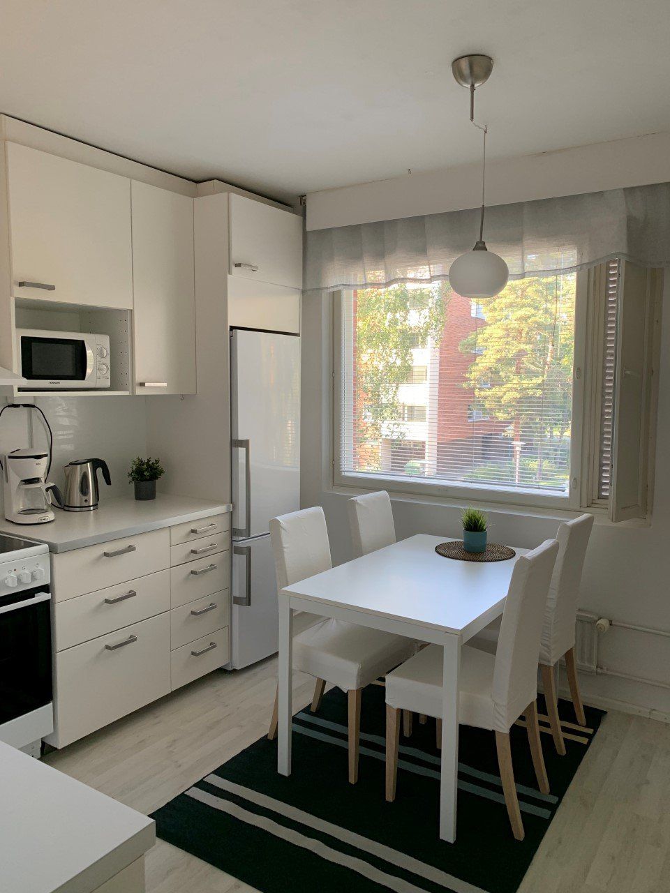 Huoneisto 3 keittiö - Kalustettumajoitus.fi