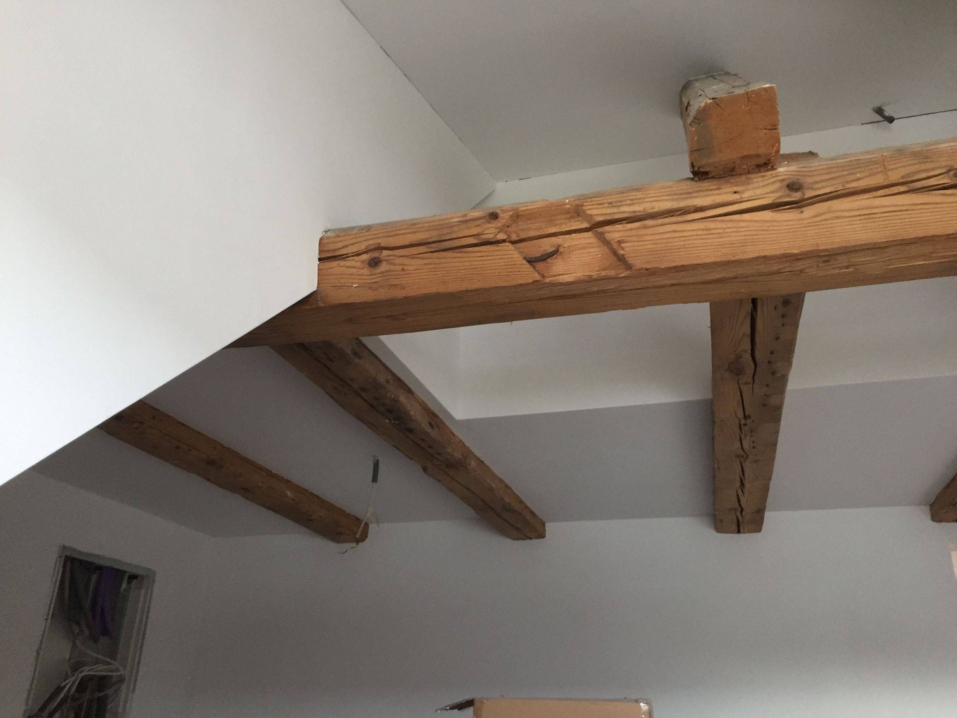 Dachstock verputzen zwischen Holzbalken - [company] in Frauenfeld