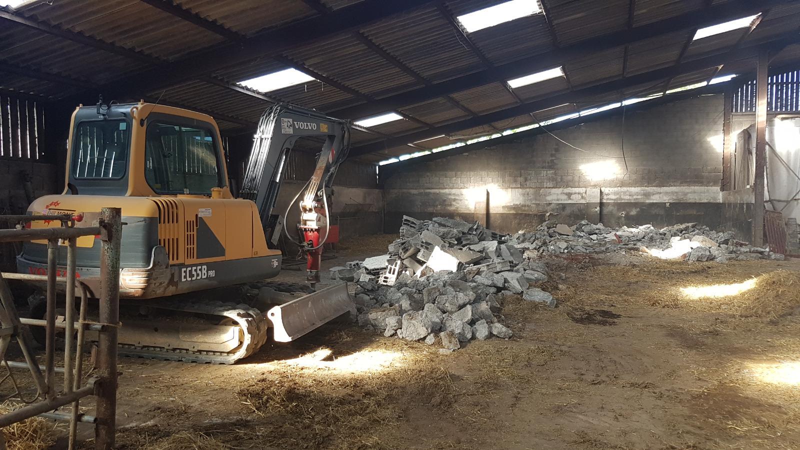 Démolition de dallage sous bâtiment agricole