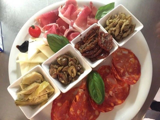 galerie-photos-carbonia-pizzeria-trattoria-gelateria-sierre-valais