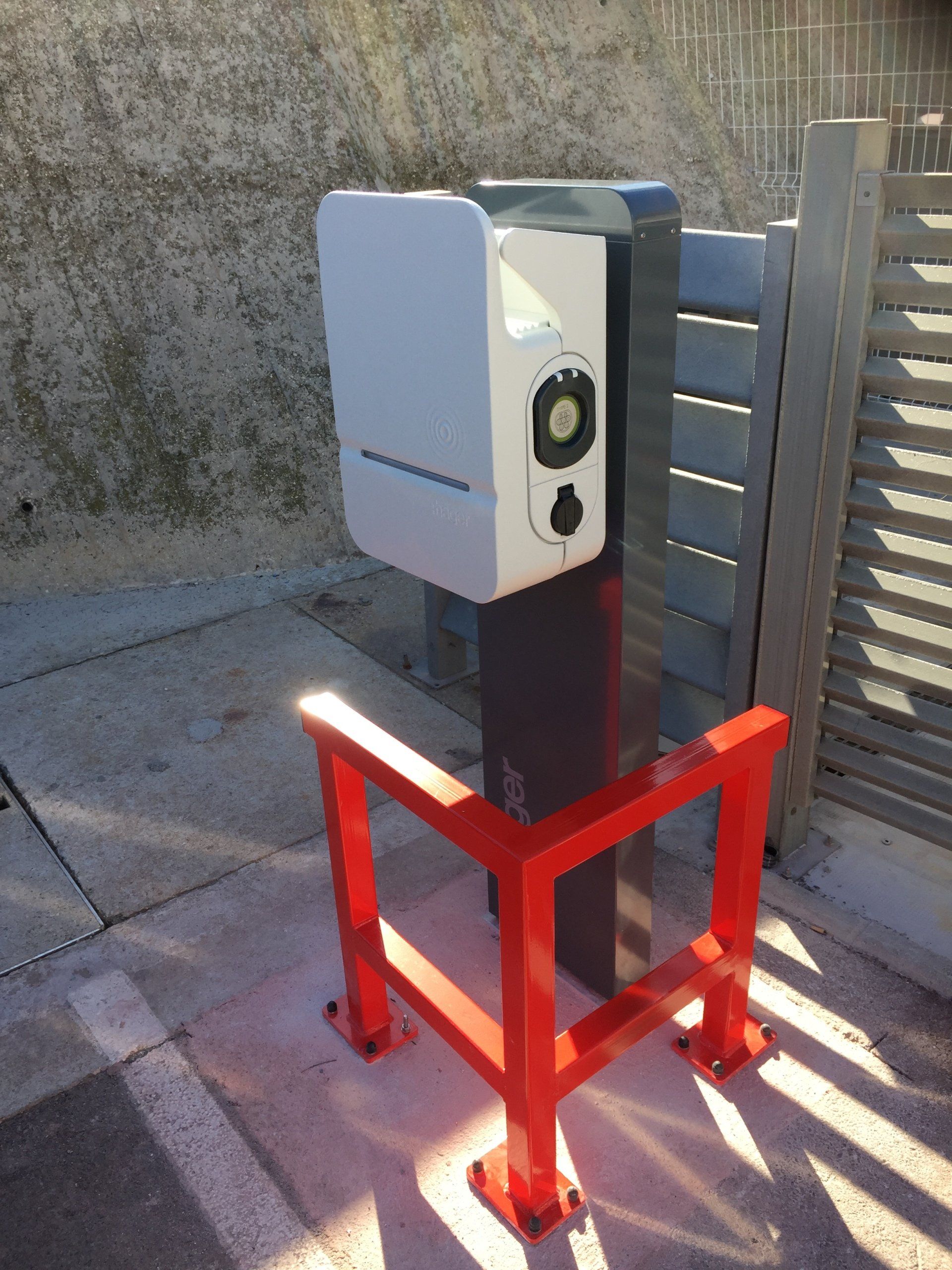 Borne de recharge véhicule écologique