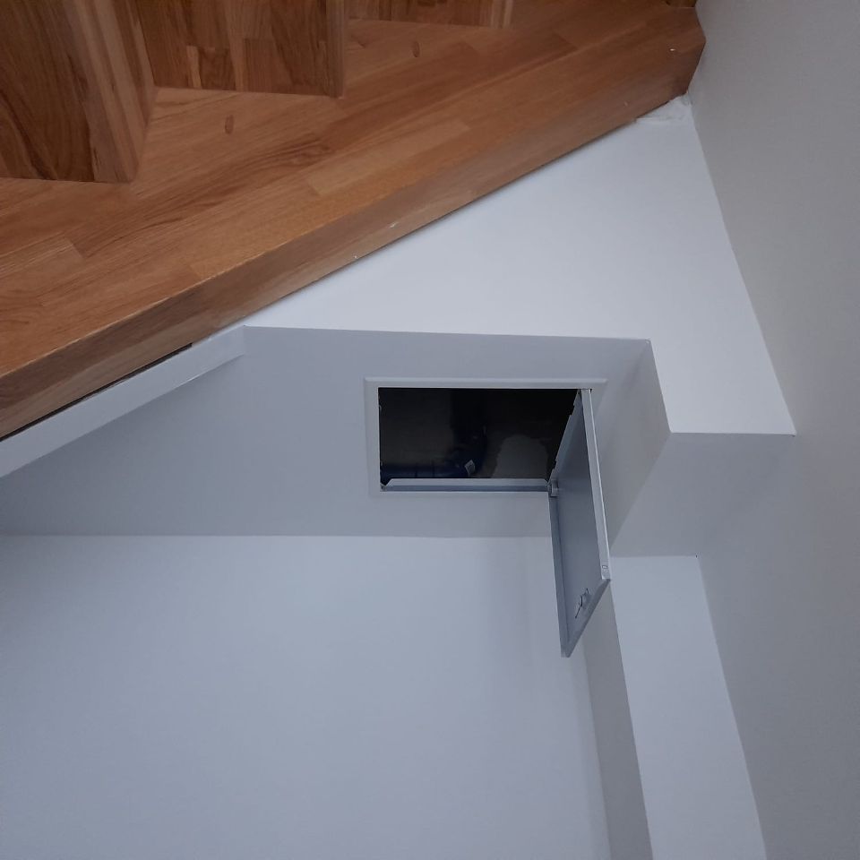 Holzbau Innenausbau Hartmut Bohne – Decke unter einer Treppe