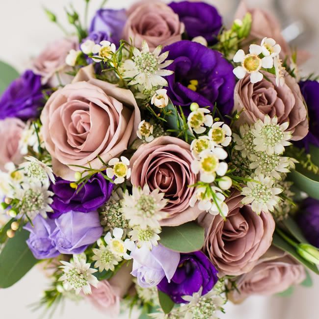 Un ensemble de fleurs