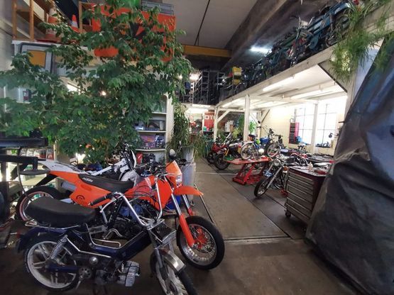 Motorradwerkstatt und -geschäft von Räth Performance Motos