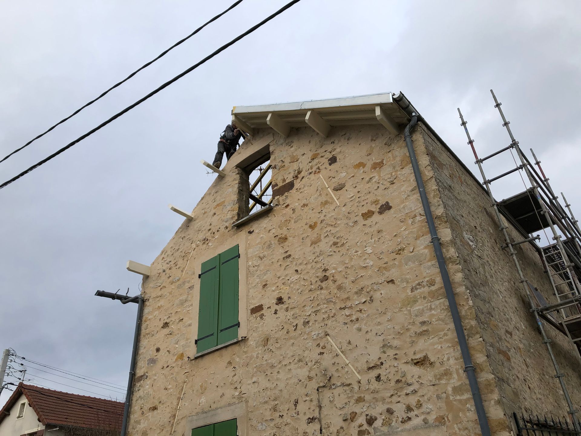 Réfection de toit - Une partie du toit enlevée