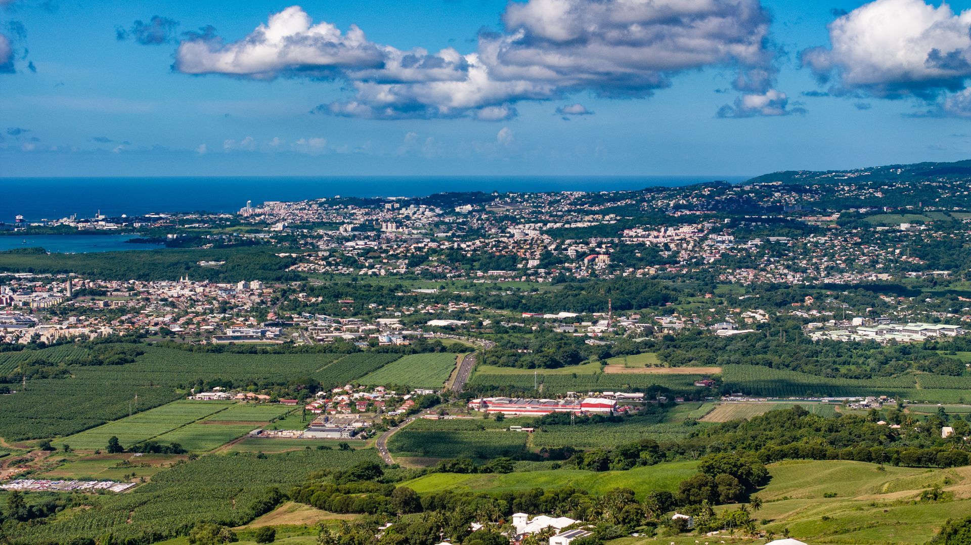 Vu aérienne de Fort-de-France, en Martinique.