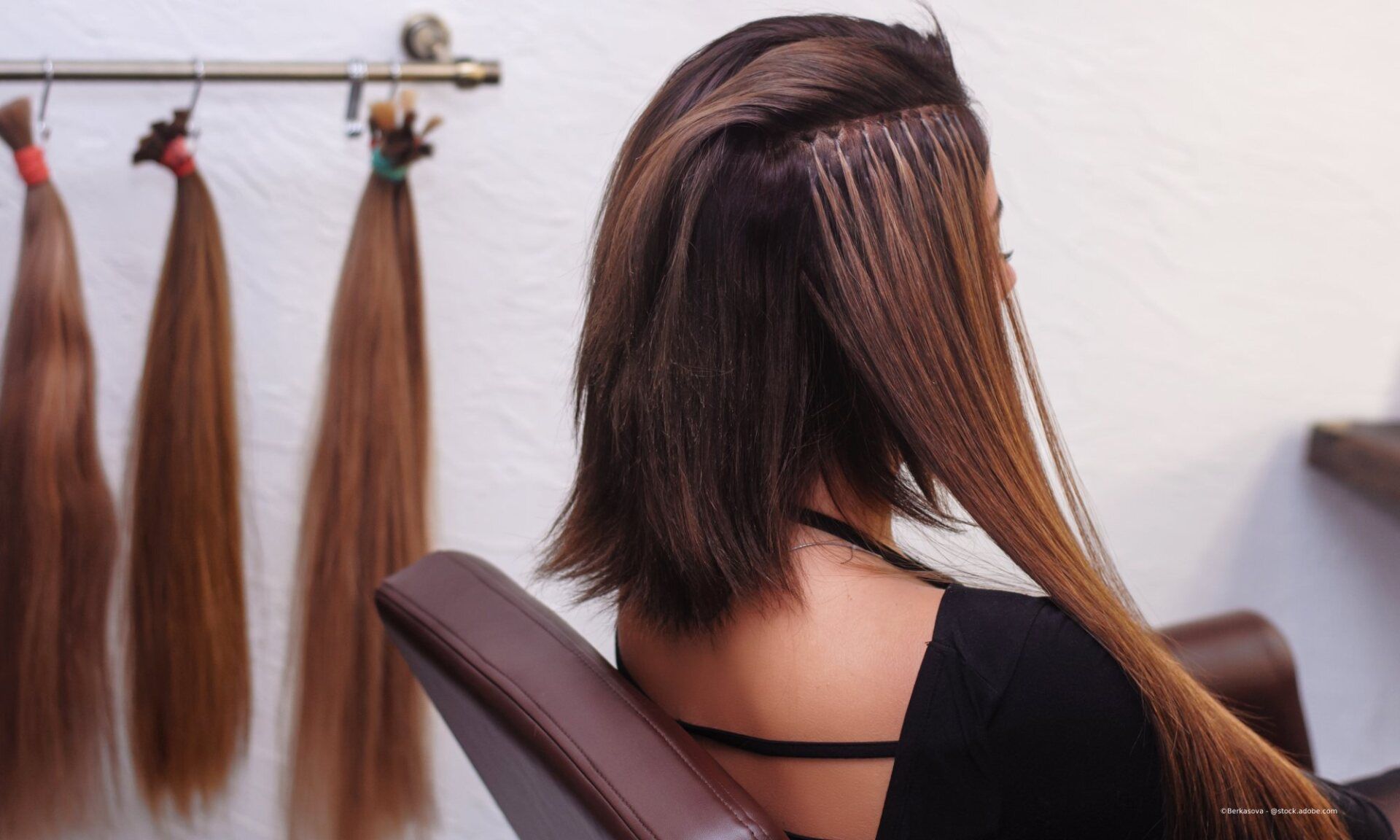 Kundin mit Haarverlängerung im Haarstudio Diana