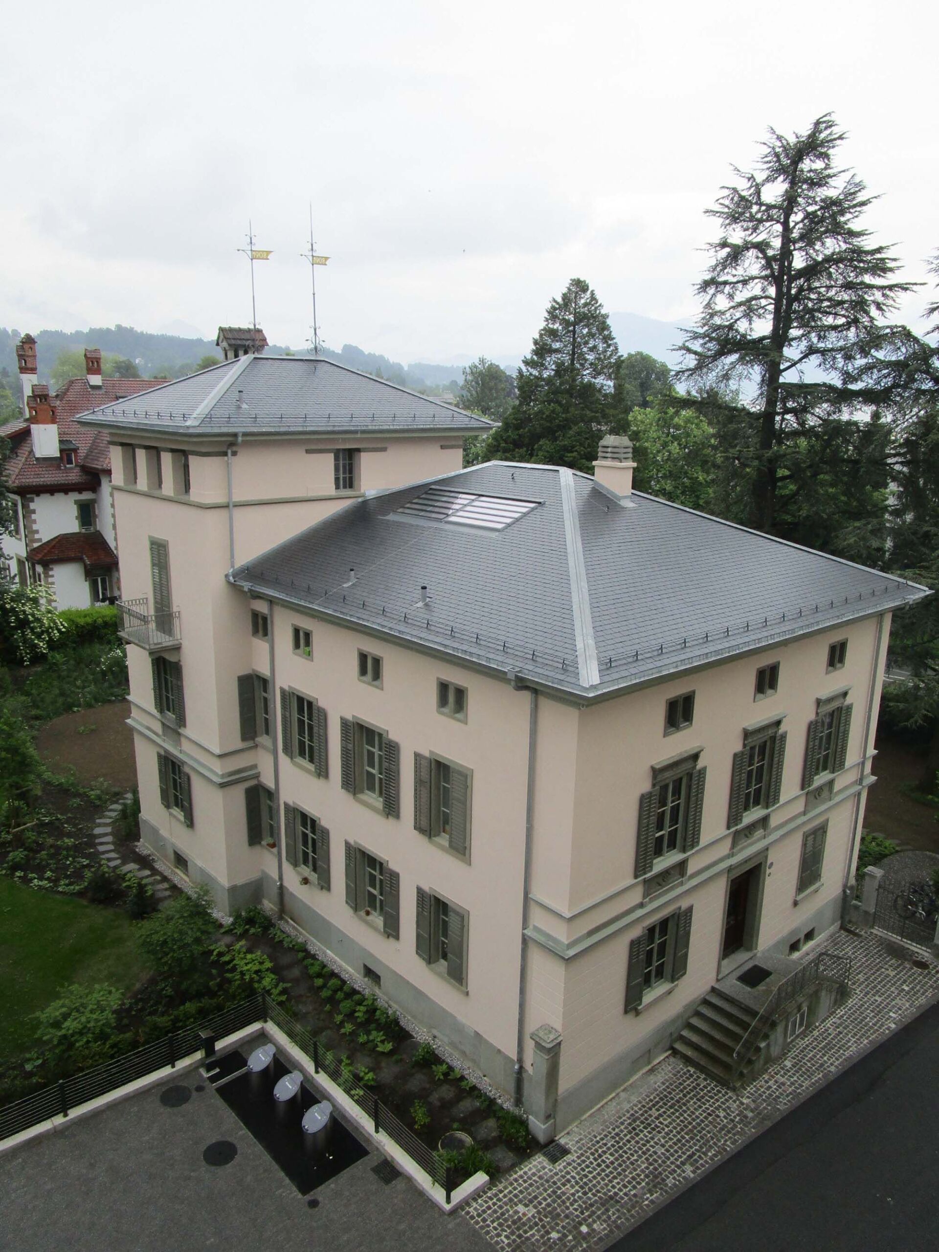 Sanierung und Dachausbau Villa Luzern - Roland Engel Architektur GmbH in Luzern