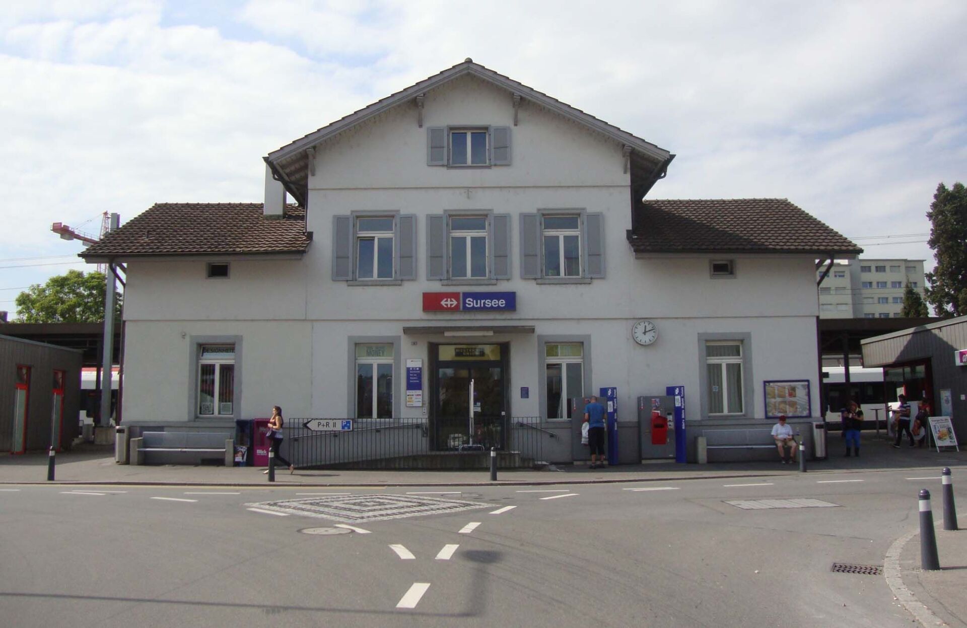 Umbau Bahnreisezentrum Sursee - Roland Engel Architektur GmbH in Luzern