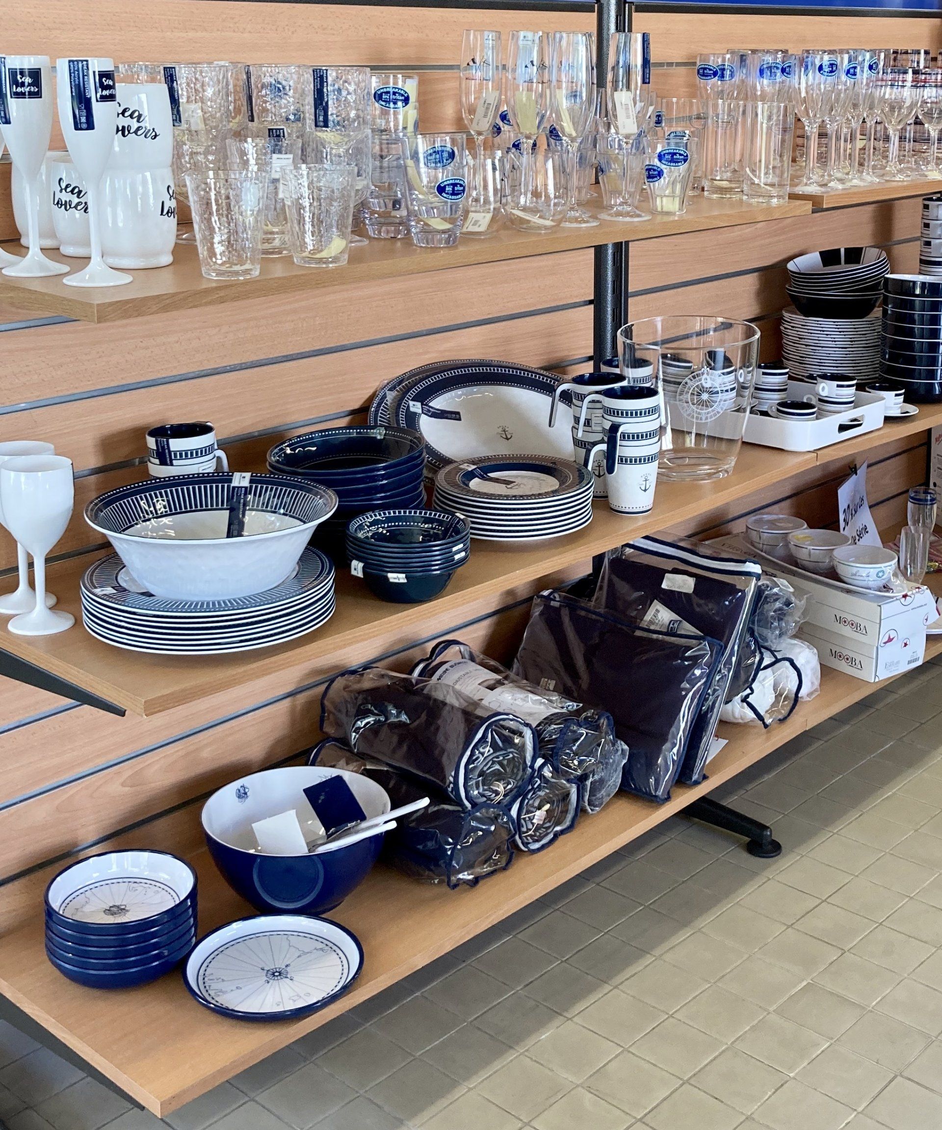 Verres assiettes bateau