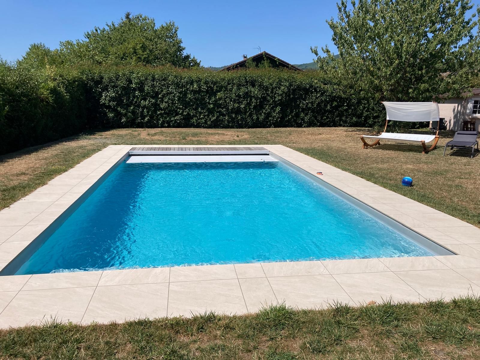 Piscine avec abords en béton
