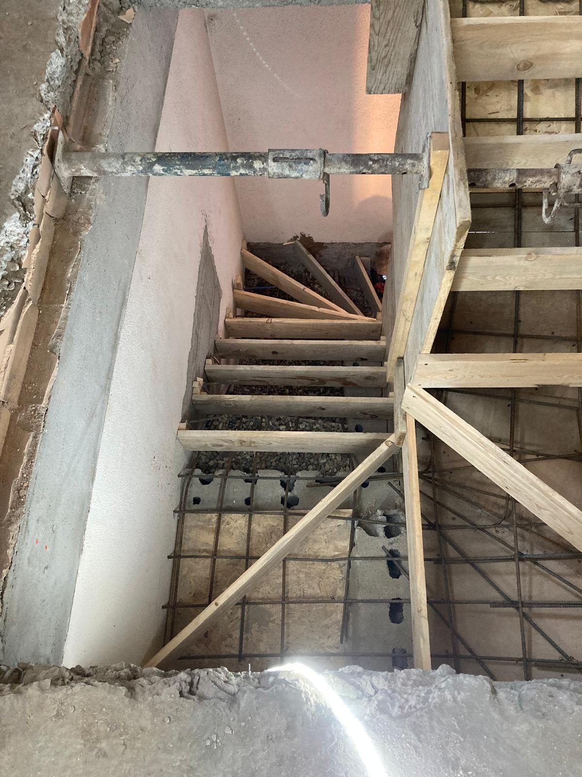 Escalier en cours de construction