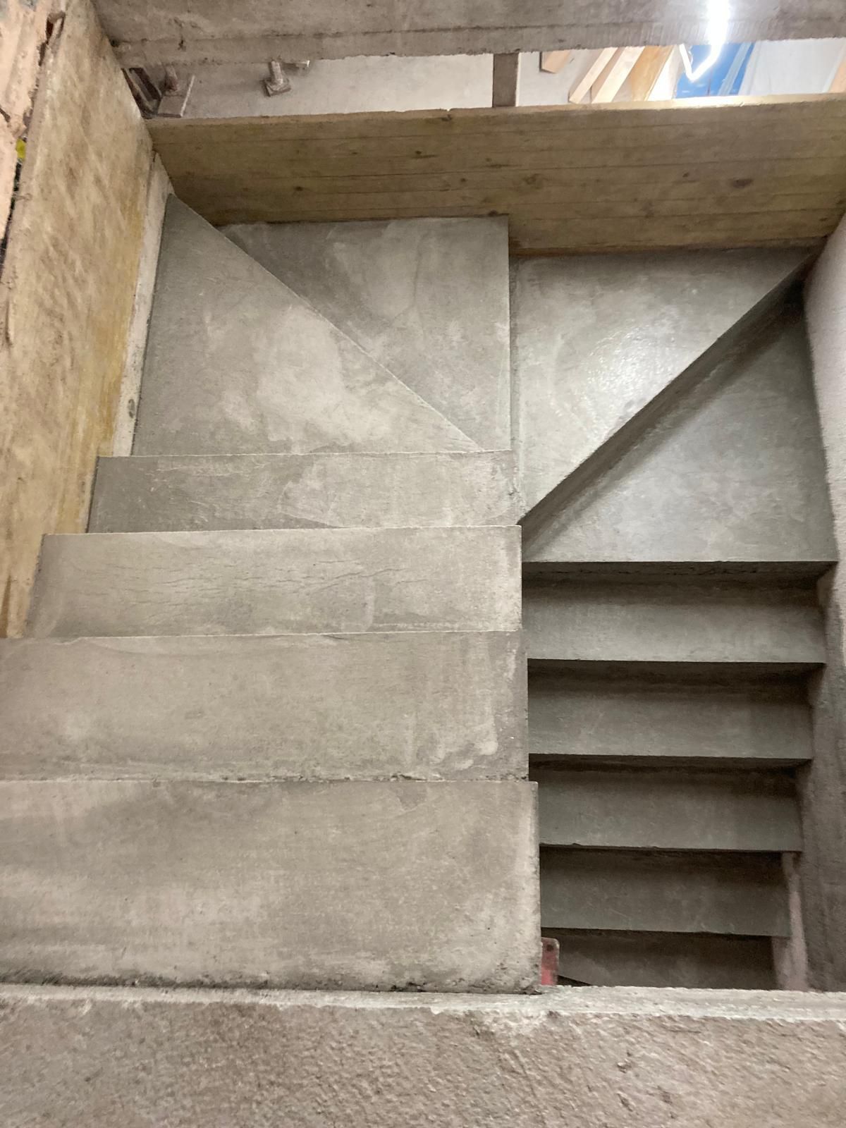 Escalier en cours de construction