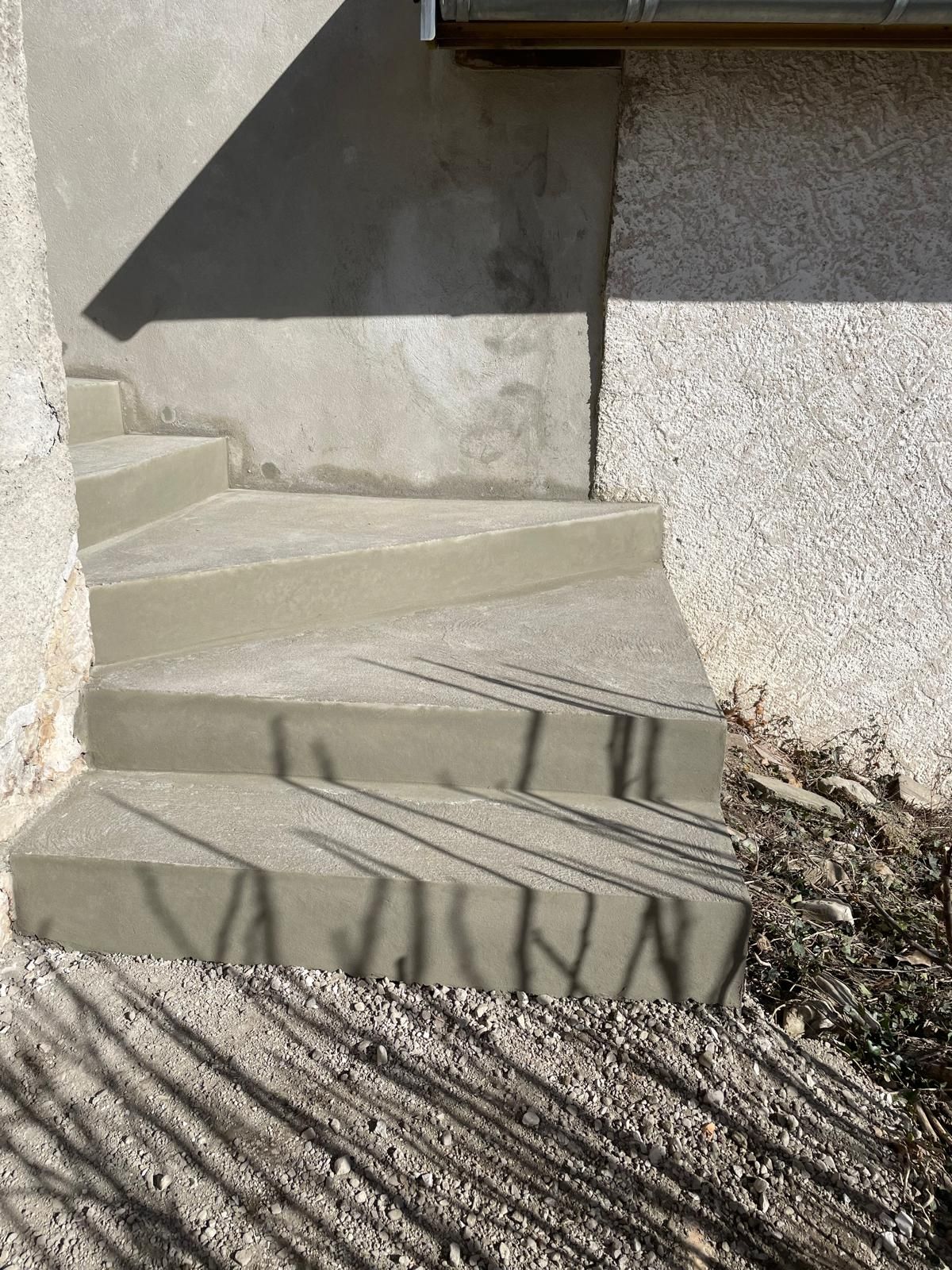 Escalier en cours d'aménagement