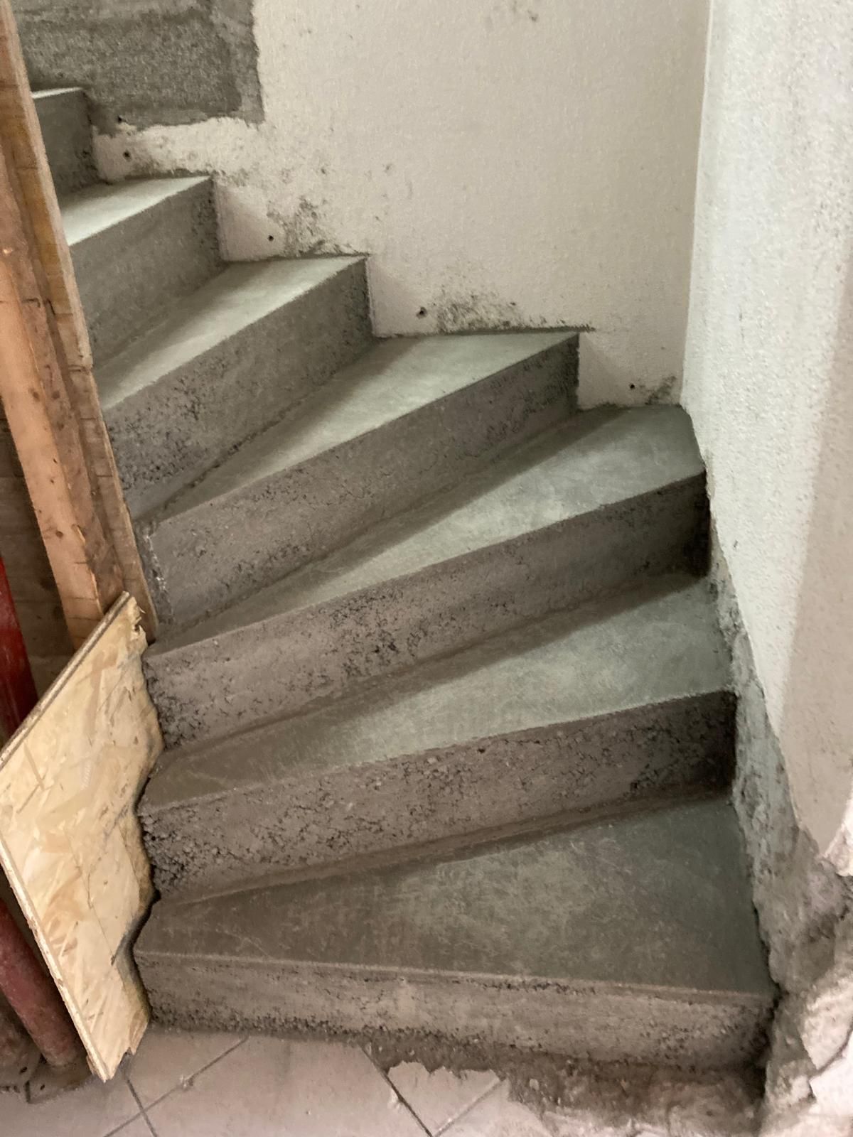 Escalier en béton intérieur