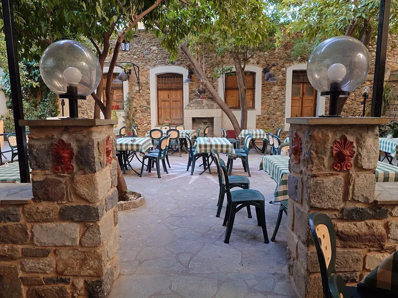 Ψησταριά ΠΑΡΘΕΝΩΝ - ΜΠΑΡΔΗΣ ΔΗΜΗΤΡΙΟΣ