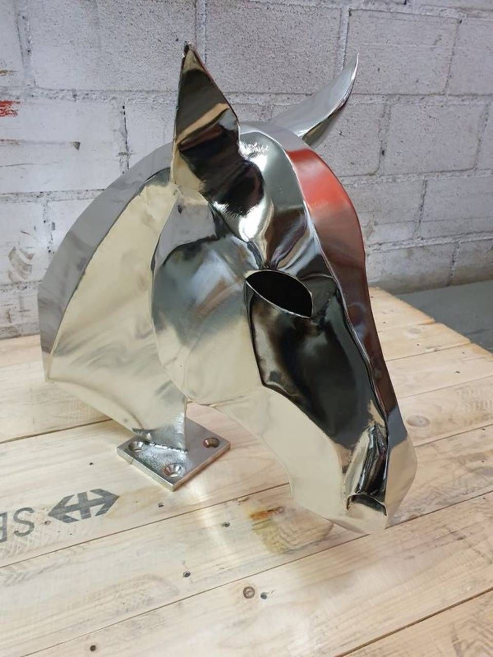 Pferdekopf aus Metall, Kälin Galvanik AG