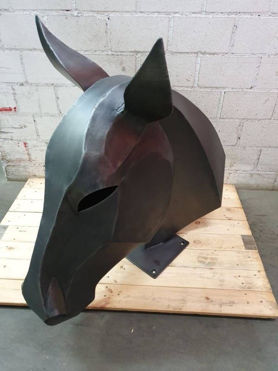 Pferdekopf aus Metall, Kälin Galvanik AG