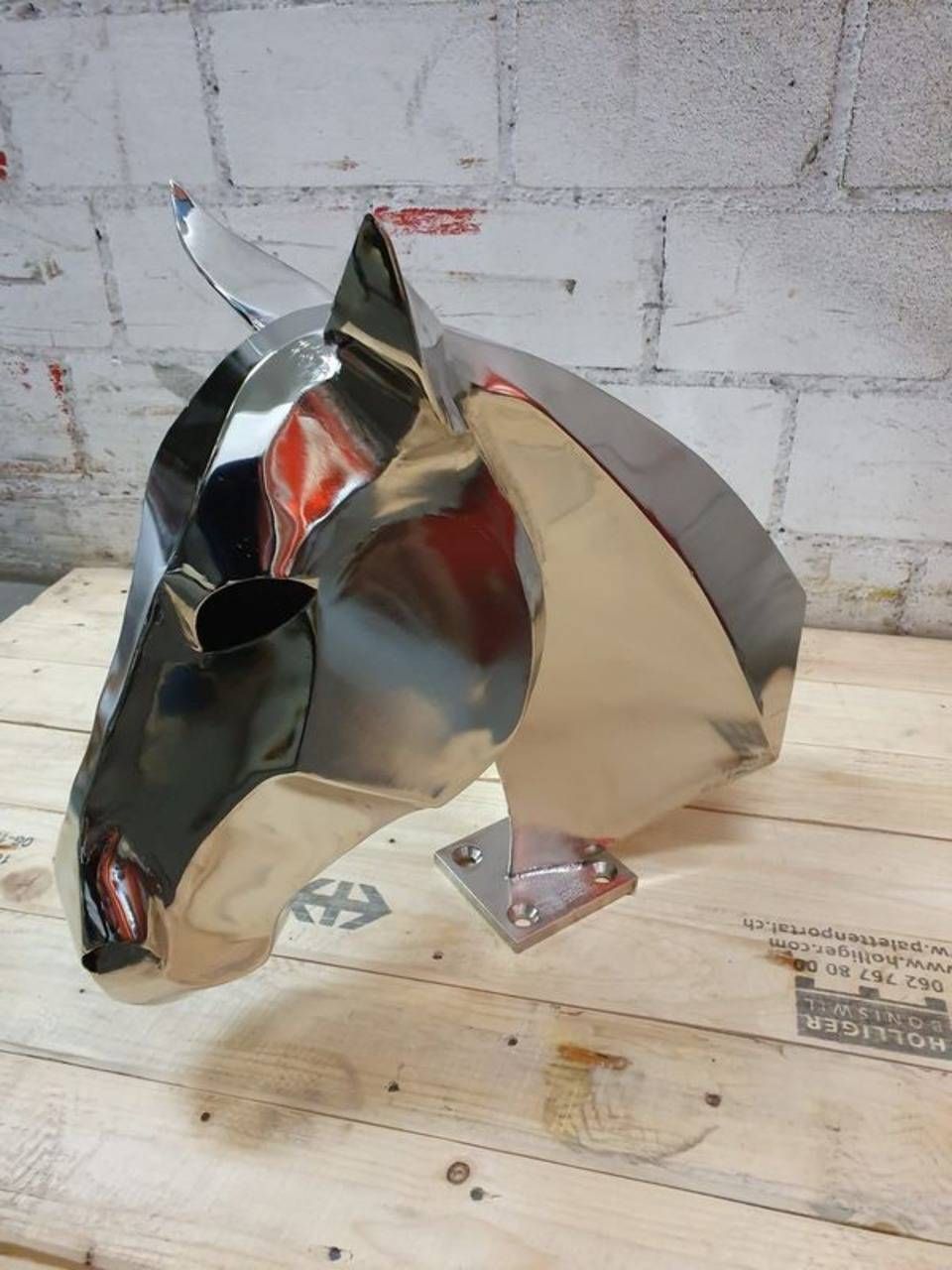 Pferdekopf aus Metall, Kälin Galvanik AG