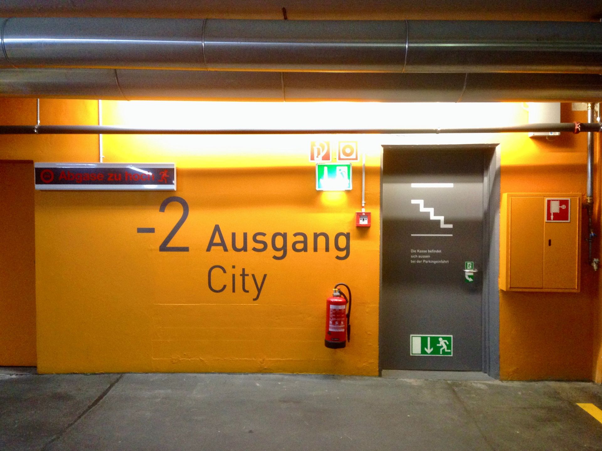 Beschriftung im Treppenhaus