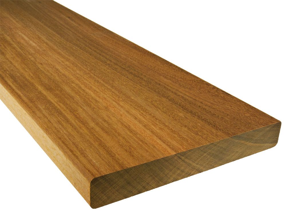 Holzplanke, braun, mit abgerundeten Kanten.