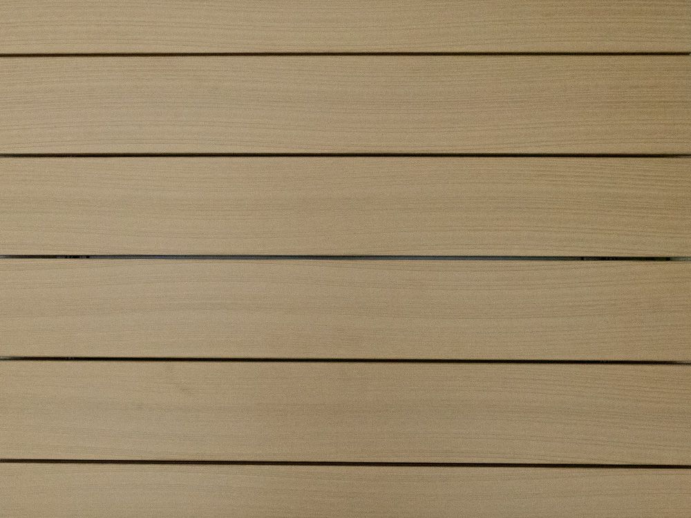 Horizontale Holzvertäfelung, hellbraun, mit dünnen dunklen Linien zwischen den Brettern.