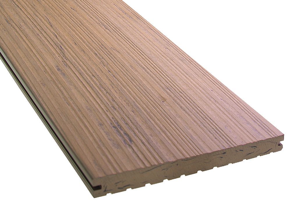 Holzterrasse mit hellbrauner, holzmaseriger Oberfläche.