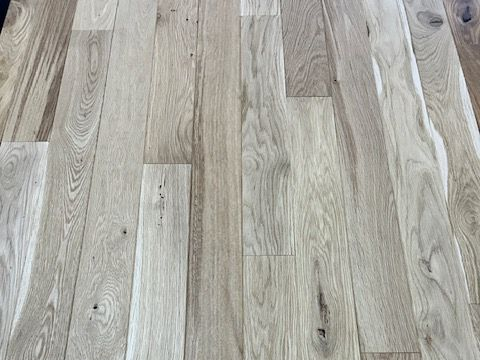 Eine Nahaufnahme eines Holzbodens mit nahtloser Textur.