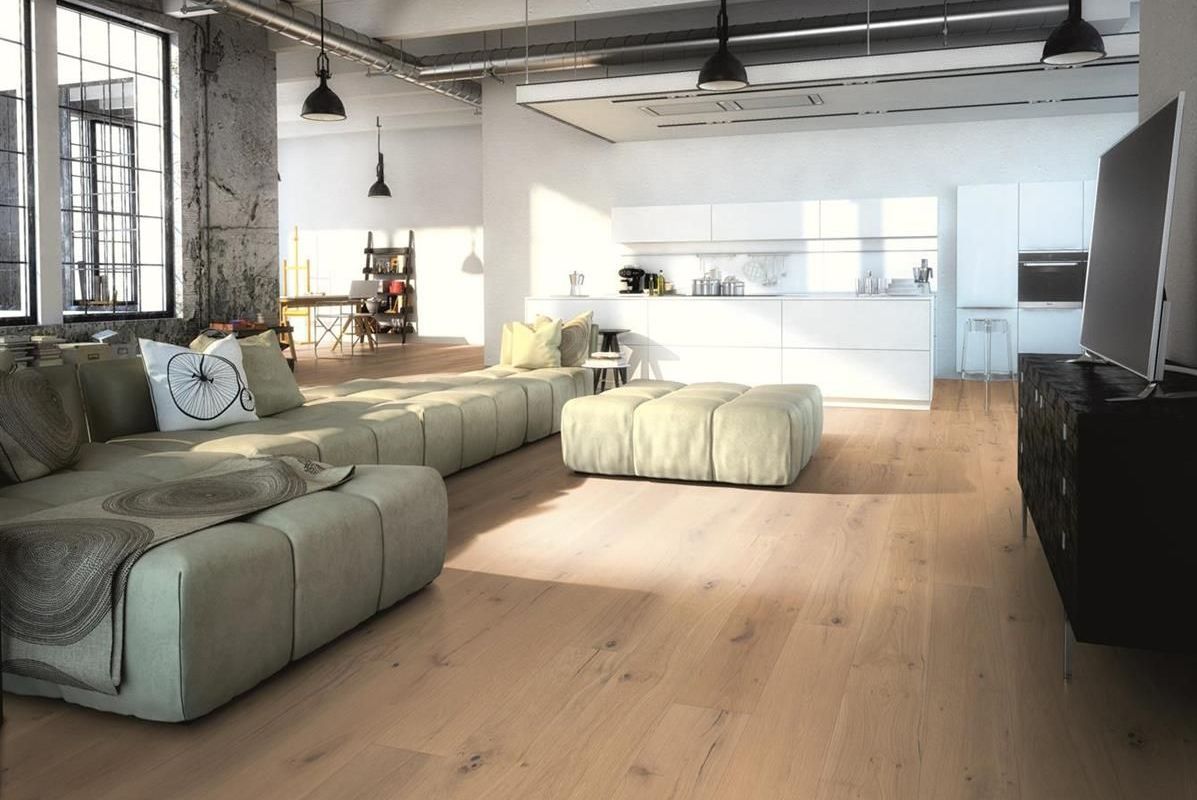 Landhausdiele Esche massiv roh rustik