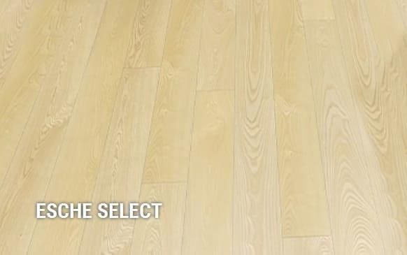 Eine Nahaufnahme eines Holzbodens mit der Aufschrift „Esche Select“.