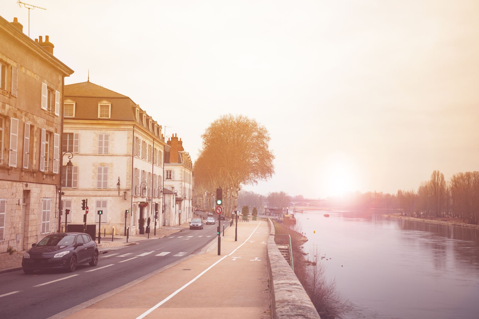 Vers la page Orléans