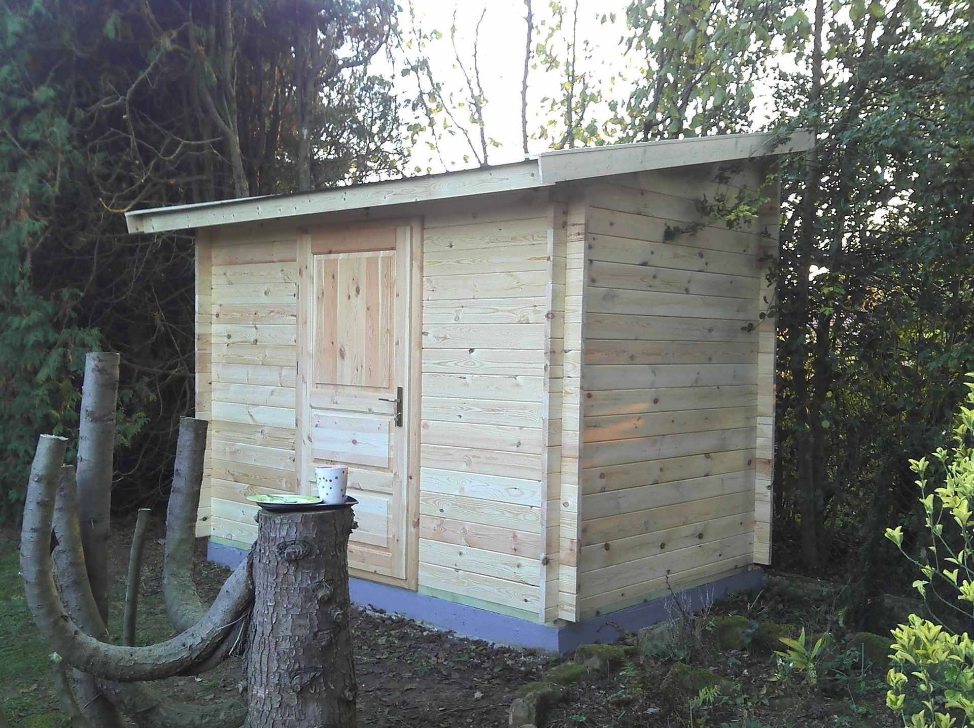 Petit cabon en bois blanc