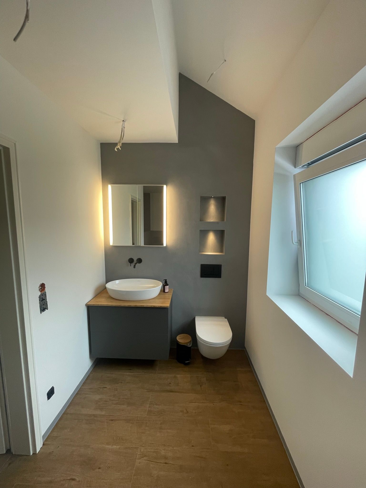 Malerarbeiten in einem Raum