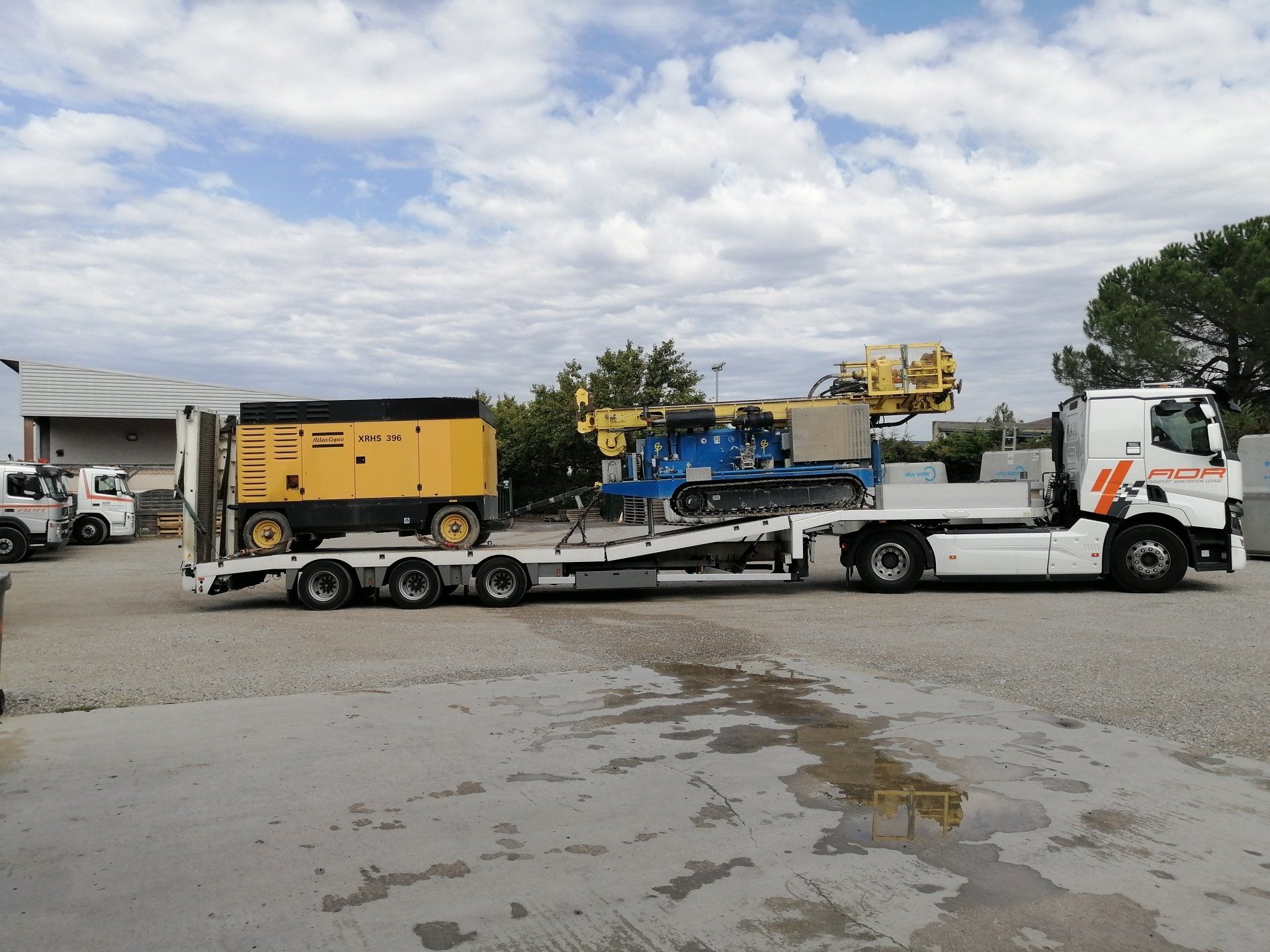 Levage d'un engin de chantier et d'un générateur