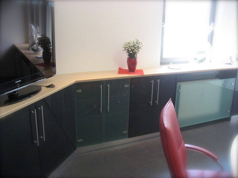 Büro Ausstattung schwarz