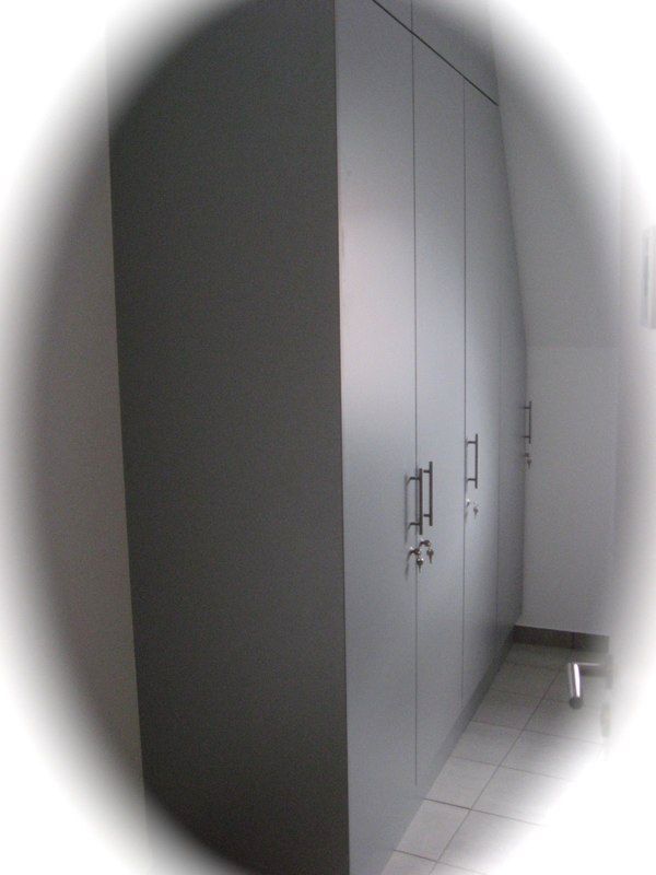 Einbauschrank helles Holz