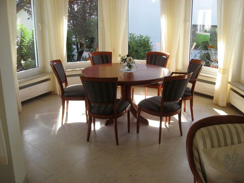 Esszimmer Tisch mit Stühle