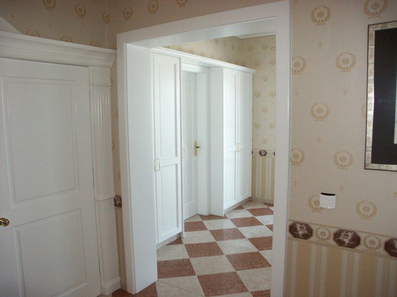 Garderobe weiß mit Spiegeln