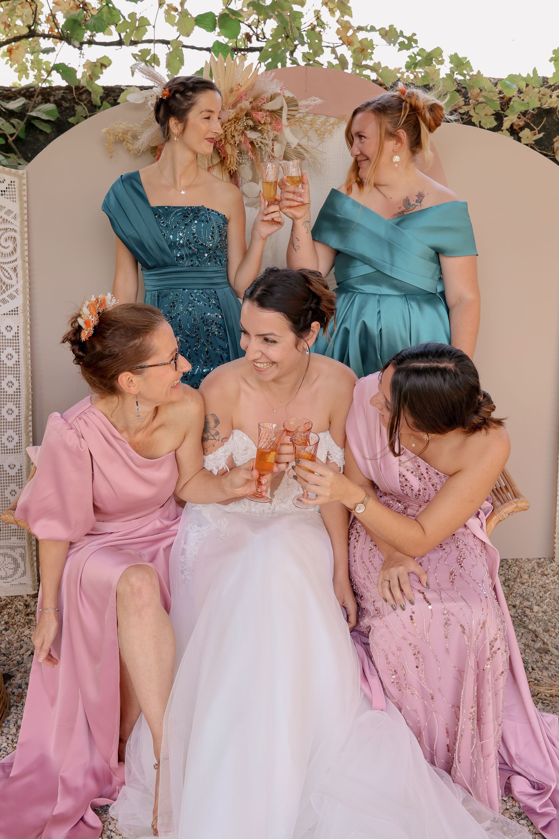 Vers la page Tenue de cocktail