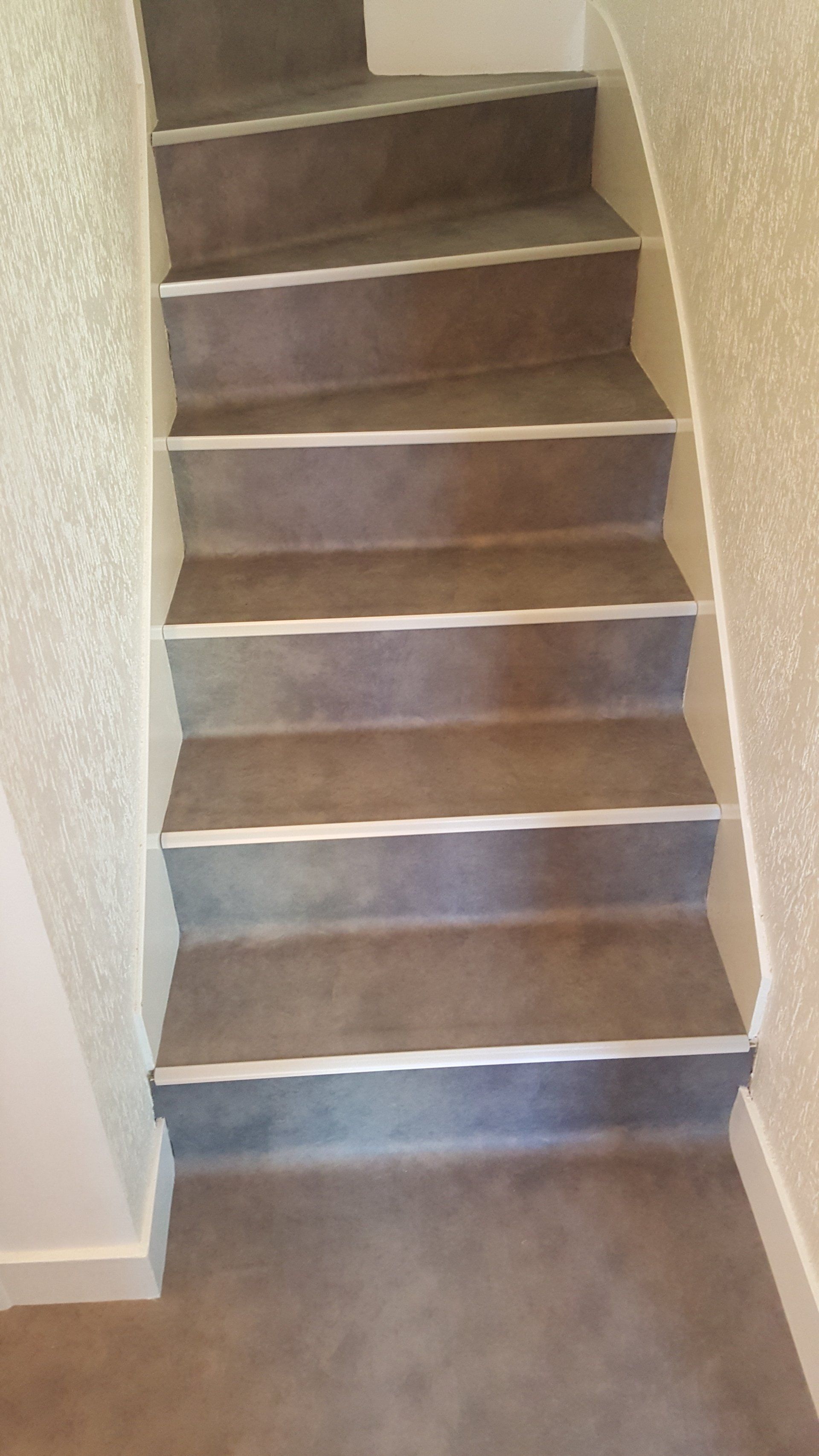 Escalier en pvc nez de marche en alu