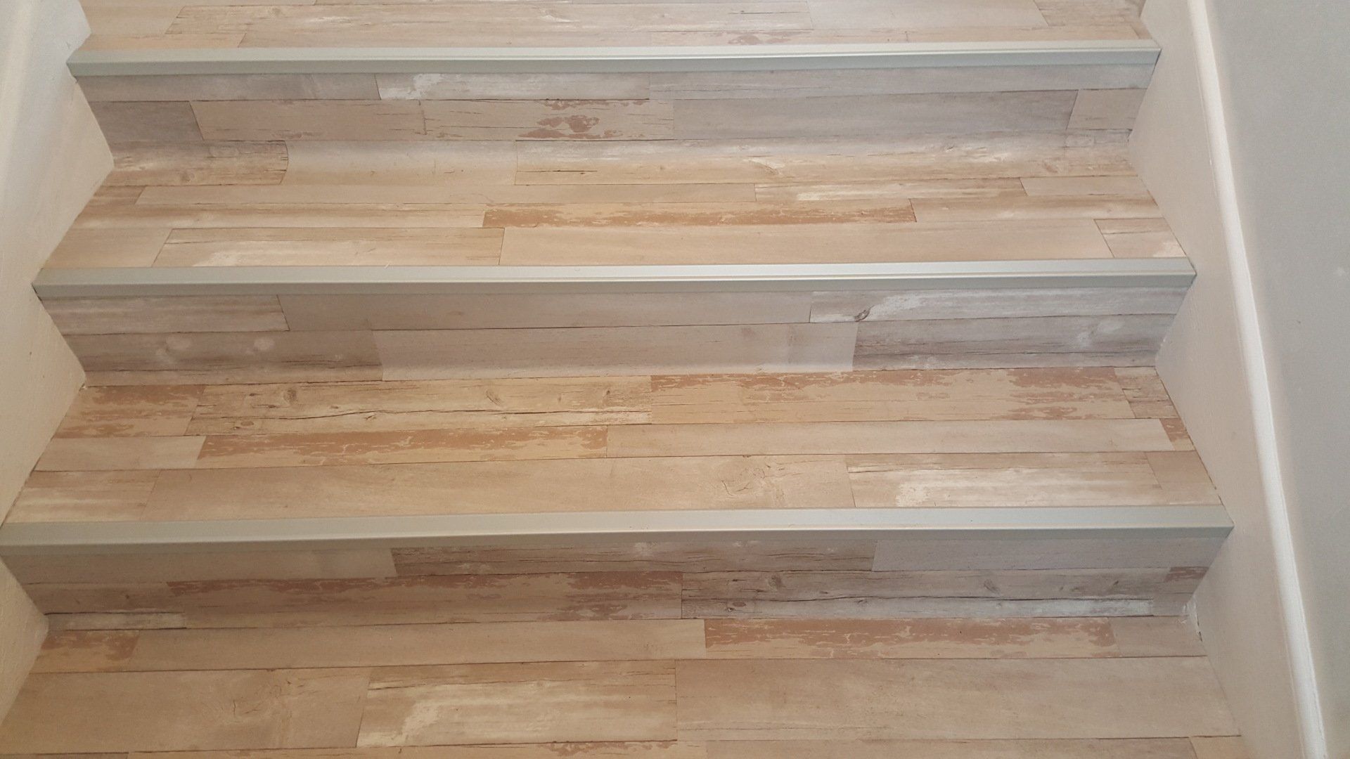 Escalier en pvc nez de marche en alu 2