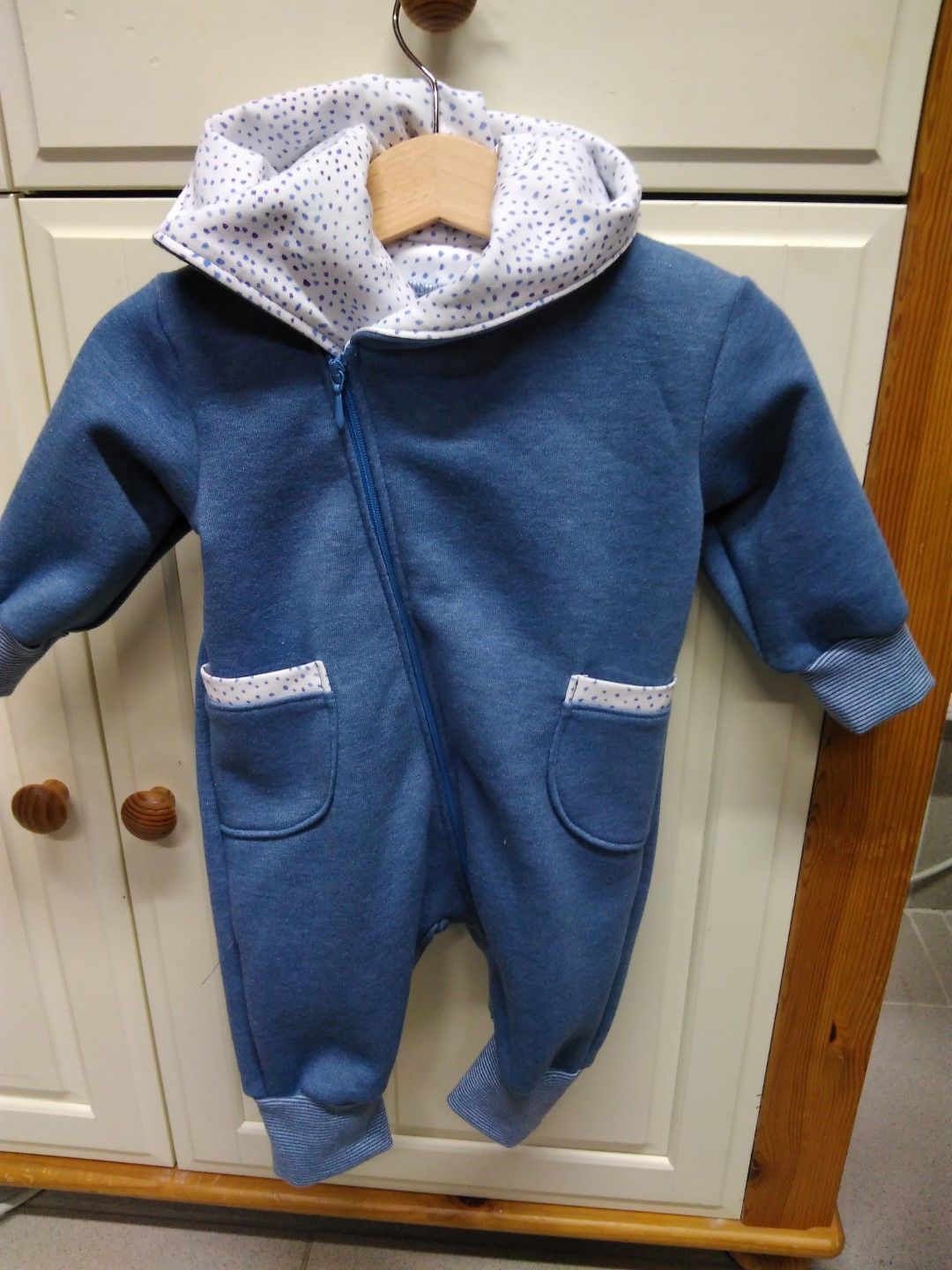 Baby-Strampler, gefertigt bei Moni's Stoffparadies