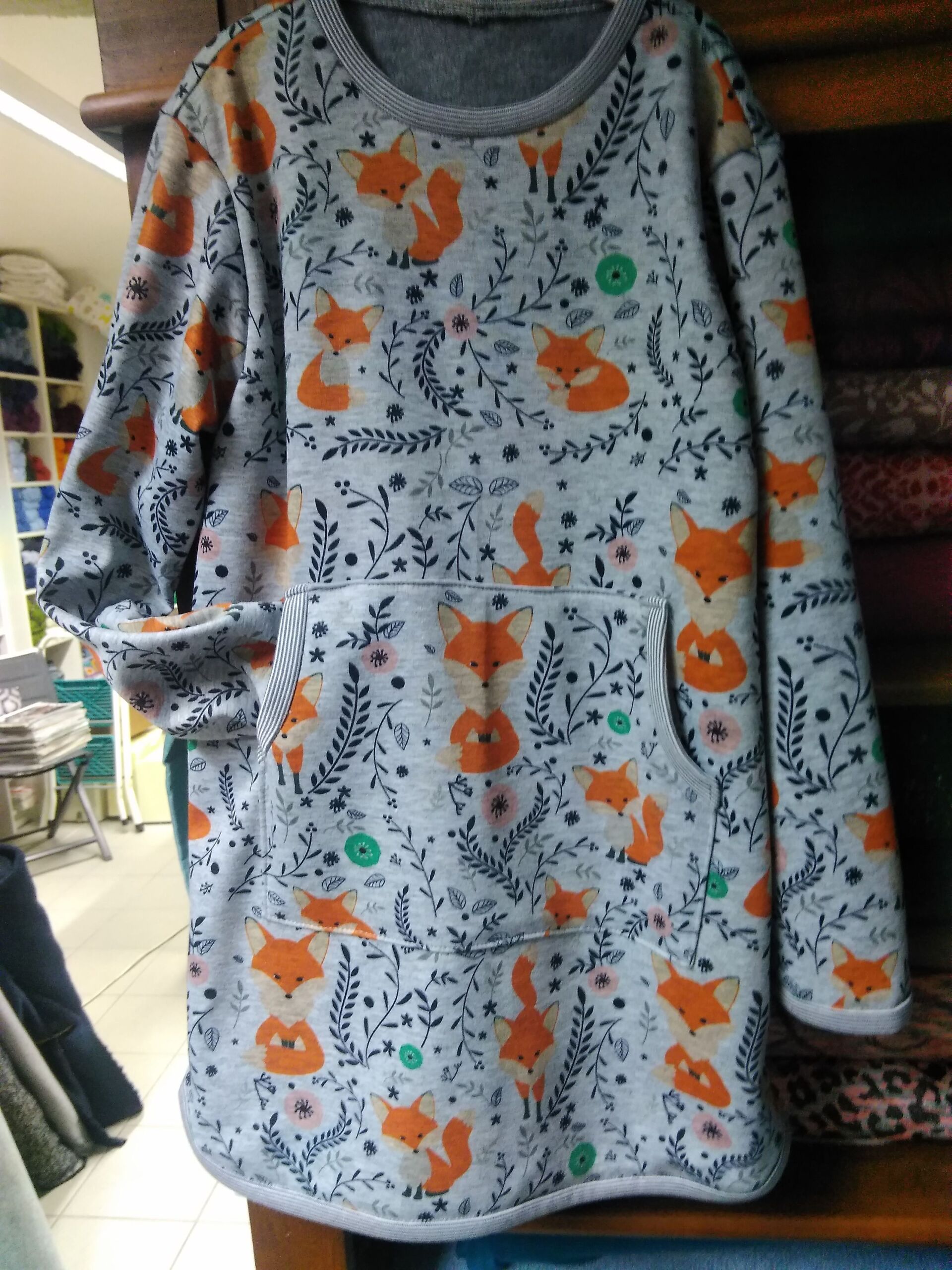 Kinderkleid mit Fuchsmuster